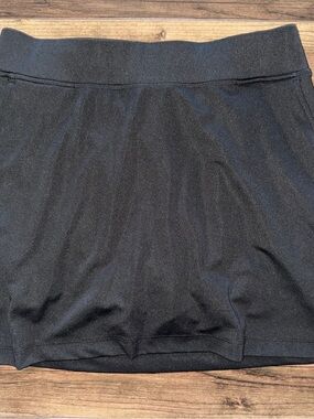 Women's Black Athletic Skort with Stretch Waistband